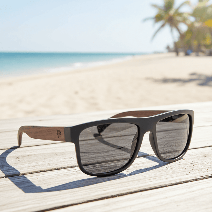 Sunglasses polarized with wooden temple and recycled plastic for hobmre and women Bonoboss #color_negro