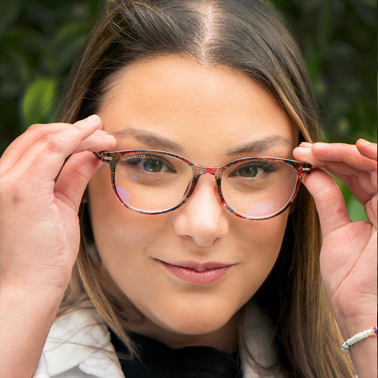 anteojos de lectura agatados con antireflejo y filtro de luz azul originales para mujer de cara redonda. Precios mayorista para opticas distribuidor