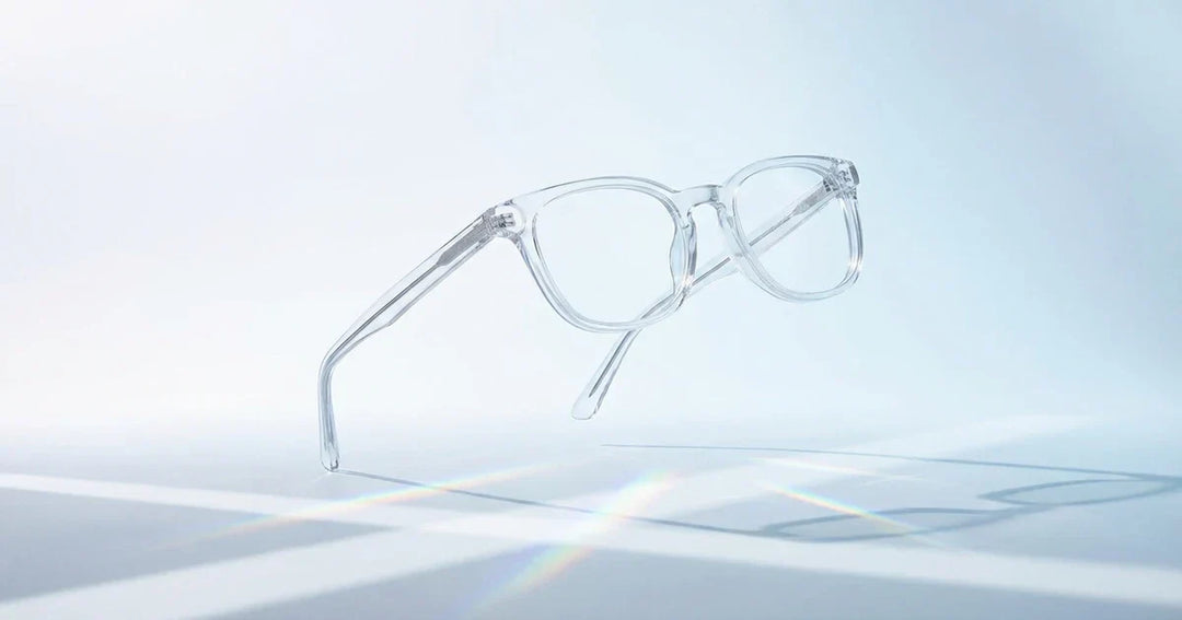 lentes ópticos transparentes cristal modelos 2026 exhibición de producto con estilo transparentes fotografía editorial profesional