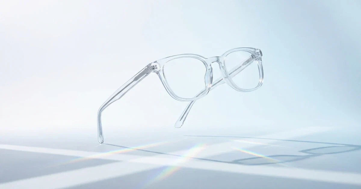 lentes ópticos transparentes cristal modelos 2026 exhibición de producto con estilo transparentes fotografía editorial profesional