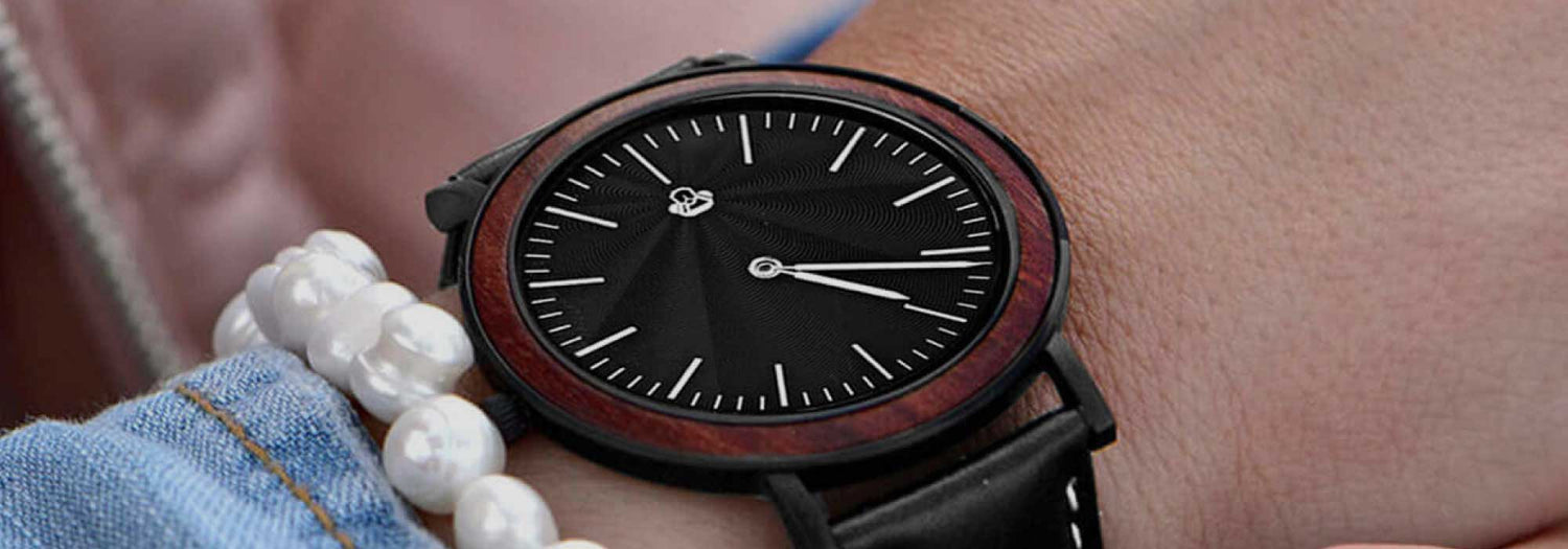 Reloj de madera con cuero sustentable para mujer y hombre