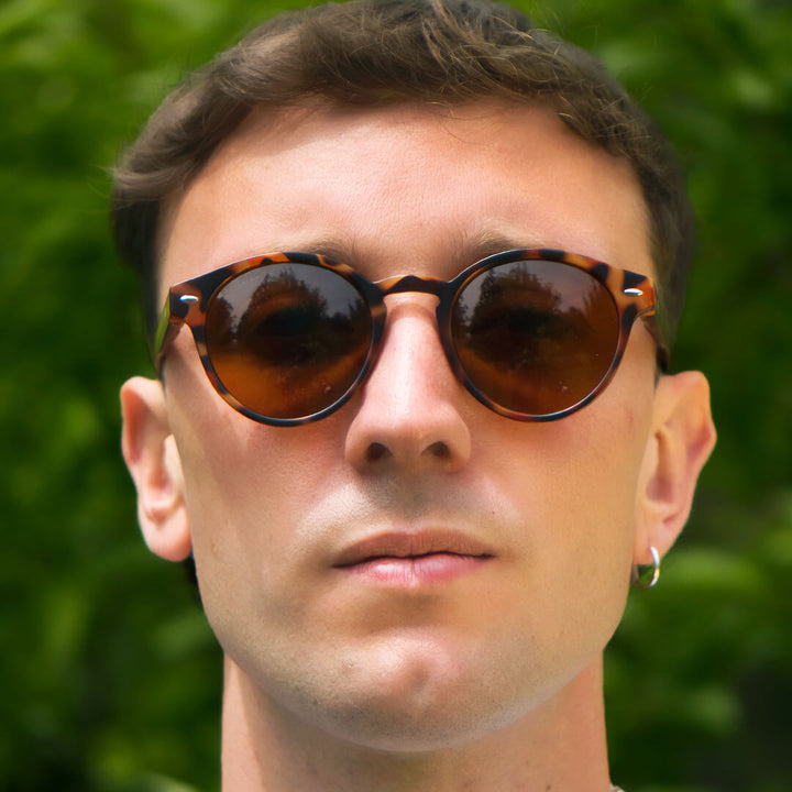Sunglasses polarized recycled plastic round for women and men tortoise Bonoboss #color_carey