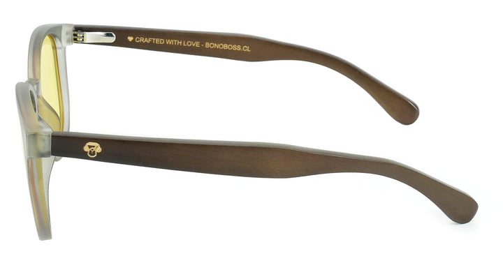 Eyeglasses round recycled plastic and wooden temples natural sustainable with color lenses amarillo. polarized and forma redonda. the gafa es clear Bonoboss #color_amarillo