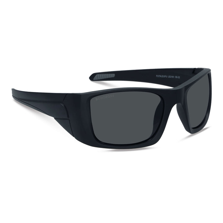 Lenses sunglasses deportivos polarized optical for curvos with or sin prescription for pesca eyewear envolventes recycled plastic sustainable ecologico with or sin prescription corporate gift angled view Bonoboss #color_negro
