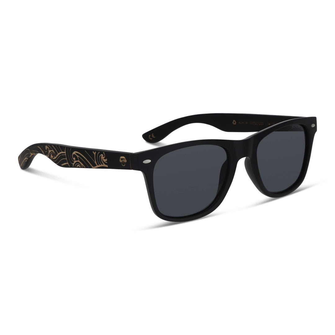 Sunglasses polarizadsa designed in Chile with recycled plastic and sustainable wood eco-friendly optical wholesale and corporate gifts Bonoboss #color_smoke