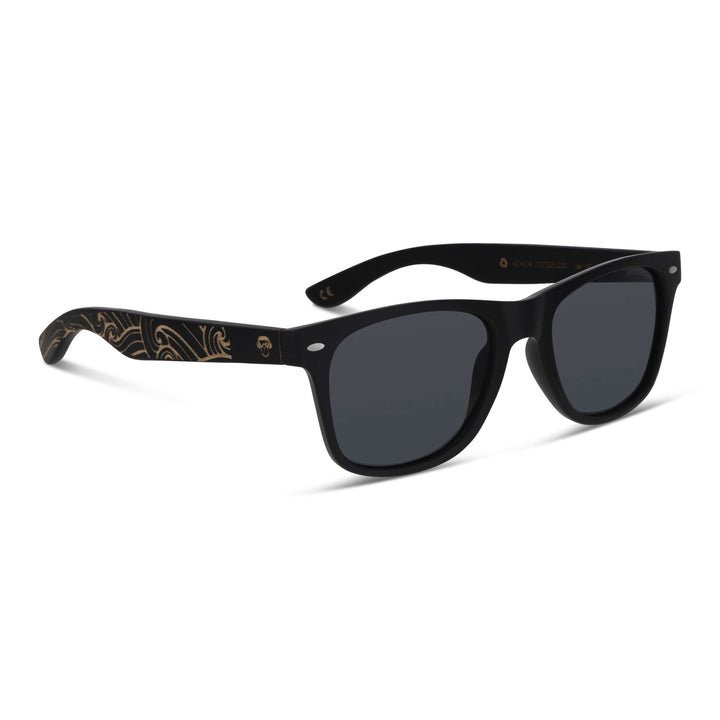 Sunglasses polarizadsa designed in Chile with recycled plastic and sustainable wood eco-friendly optical wholesale and corporate gifts Bonoboss #color_smoke