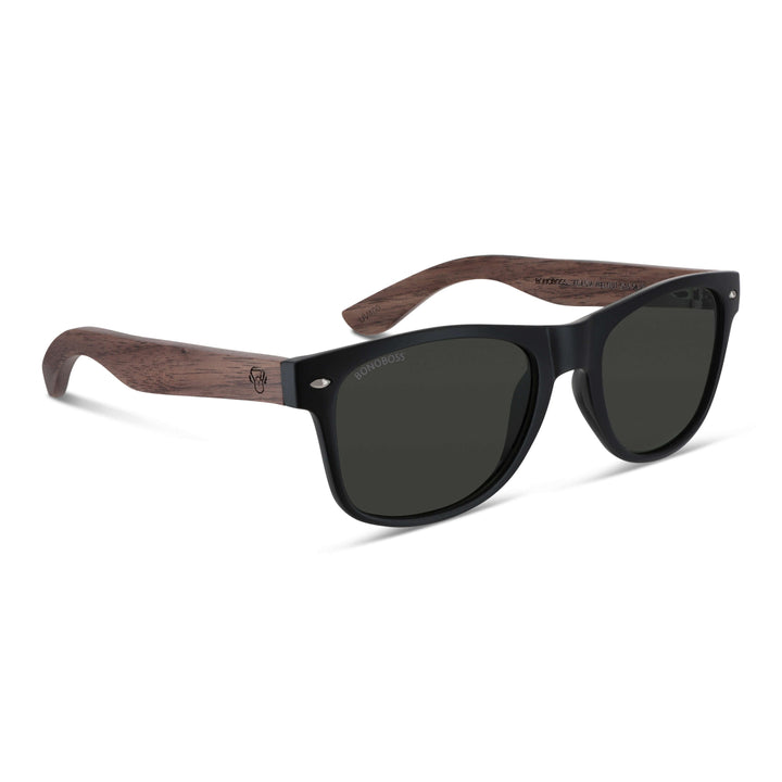 Acacia eyeglasses wayfarer rayban recycled plastic bonoboss corporate gift with natural wood color and color marco black angled view and lenses color black polarized #color_smoke