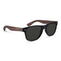 acacia anteojos wayfarer rayban de plastico reciclado bonoboss regalo corporativo con madera natural de color y color de marco negro vista angulada y lentes de color negras polarizadas #color_smoke
