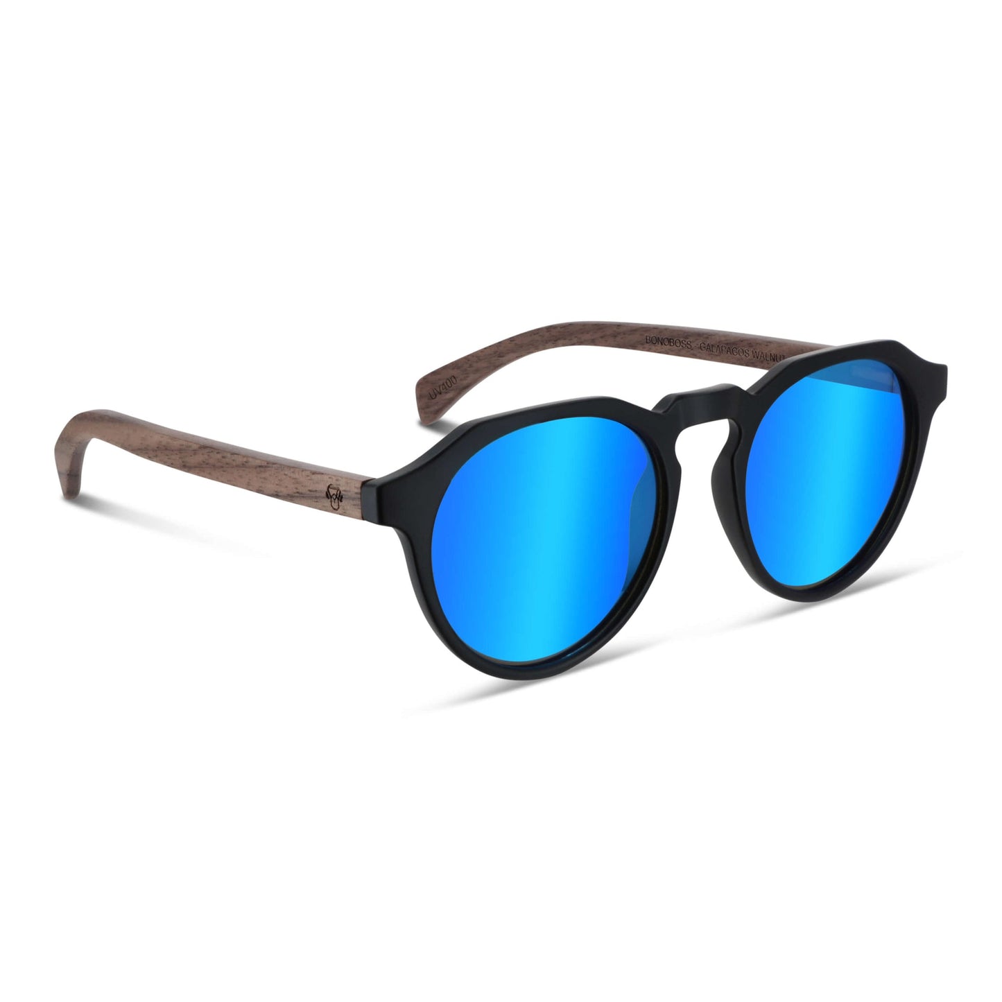 anteojos de sol hexagonales polarizados con patas de madera de hombre y mujer. vista frontal de gafas polarizadas de color negro matte con lentes de color espejado azul con patas de madera natural de nogal #color-marco_negro