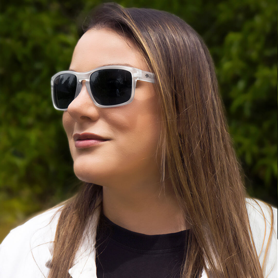 lentes anteojos de sol de platico reciclado rectangulares clasicos color transparente para mujer y hombre #color_transparente