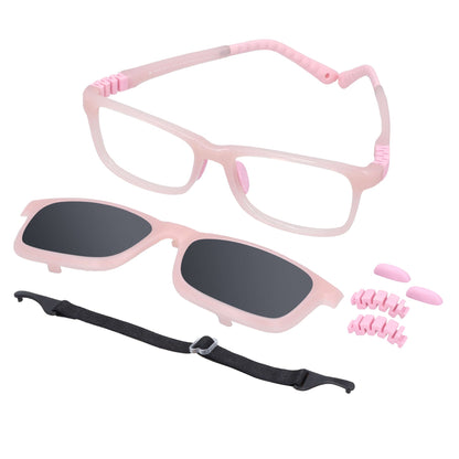 anteojos ópticos con receta para niños y niñas de forma rectangular y clip para el sol polarizado. En la parte inferior de la foto se ve un strap o colgante para los anteojos y en la parte derecha repuestos de las bisagras y de los nosepads. El anteojo es de color rosado y es una vista angulada desde arriba #color_rosado