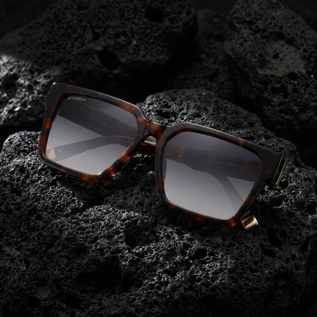 Lenses sun monteblack polarized UV400 bio-acetate tortoise sobre roca volcanica textura natural contraste bonoboss #editorial_polarizado #color_carey