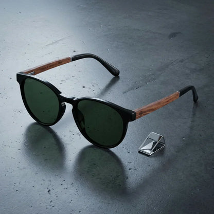 Lentes sol Chiloe 220 Black polarizados UV400 G15 sobre concreto urbano textura industrial Bonoboss #editorial_grid1 #color_g15