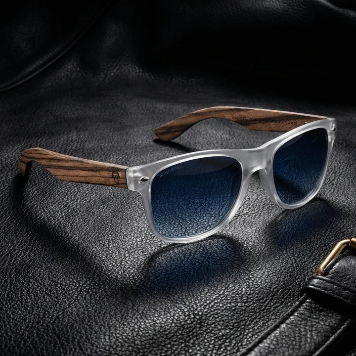 Lenses sun acacia polarized UV400 wood zebrawood clear gradient blue Patagonian landscape sustainable nature bonoboss #editorial_sustentabilidad #color_transparente-gradiente-azul