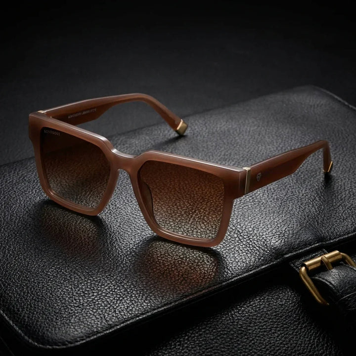 Lenses sun monteblack polarized UV400 bio-acetate brown sobre black leather premium brass detail contraste bonoboss #editorial_polarizado #color_brown