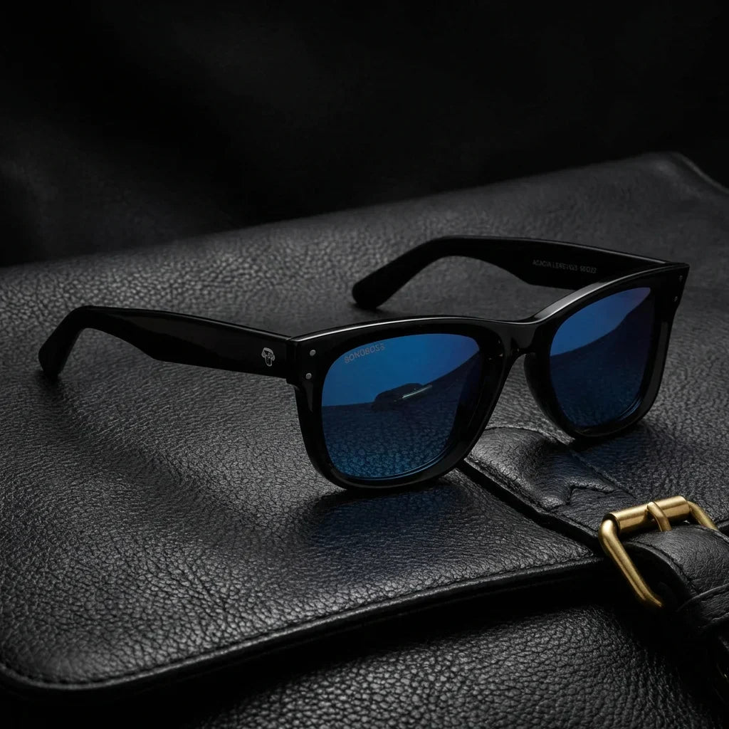 Lenses sun acacia reverse polarized UV400 wood zebrawood mirrored blue sobre black leather premium brass detail bonoboss #editorial_polarizado #color_espejado-azul