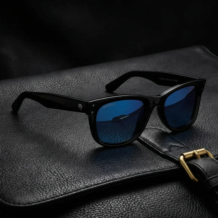 Lenses sun acacia reverse polarized UV400 wood zebrawood mirrored blue sobre black leather premium brass detail bonoboss #editorial_polarizado #color_espejado-azul