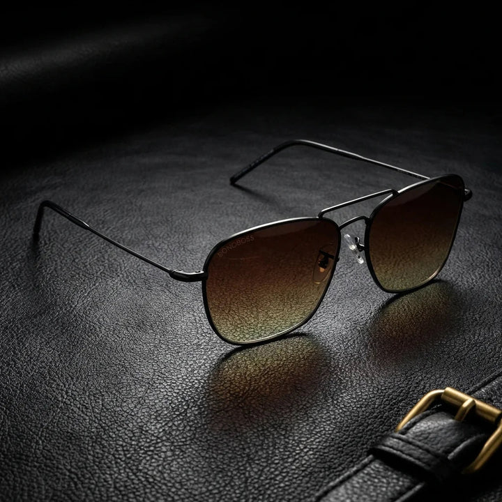 Lenses sun commander reverse polarized UV400 metal gun sobre black leather premium brass detail bonoboss #editorial_polarizado #color_gun