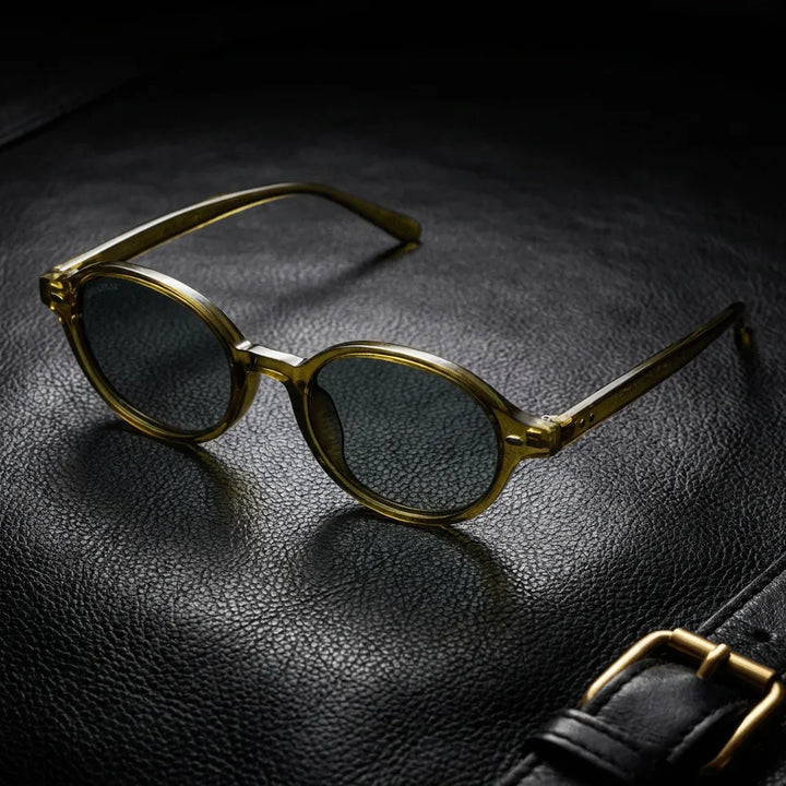 Lenses sun capri polarized UV400 rpet recycled olive light sobre black leather premium brass detail bonoboss #editorial_grid1 #color_olive-light