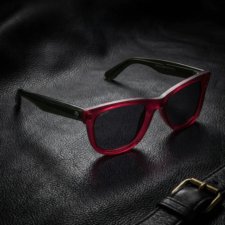 Lenses sun acacia reverse polarized UV400 wood zebrawood pink sobre black leather premium brass detail bonoboss #editorial_polarizado #color_rosado