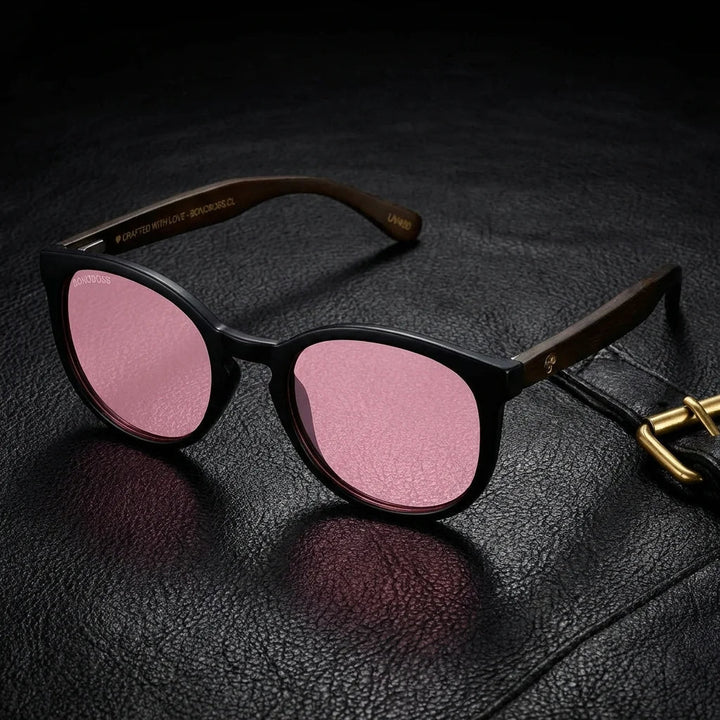 Women wearing lenses sun meli dark bio-acetate polarized gradient blue women driving sun protection UV400 bonoboss chile #editorial_banner #color_degrade-azul