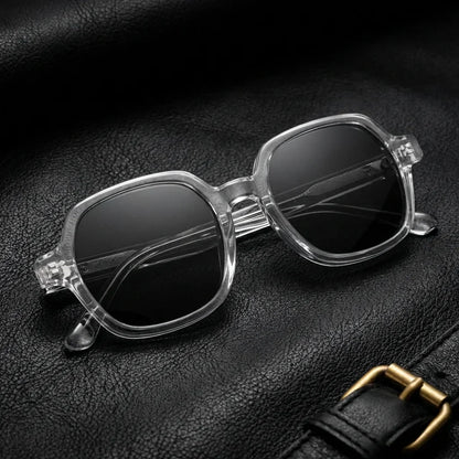 Lentes sol Canarias polarizados UV400 bio-acetato Transparente sobre cuero negro detalle brass premium Bonoboss #editorial_polarizado #color_transparente