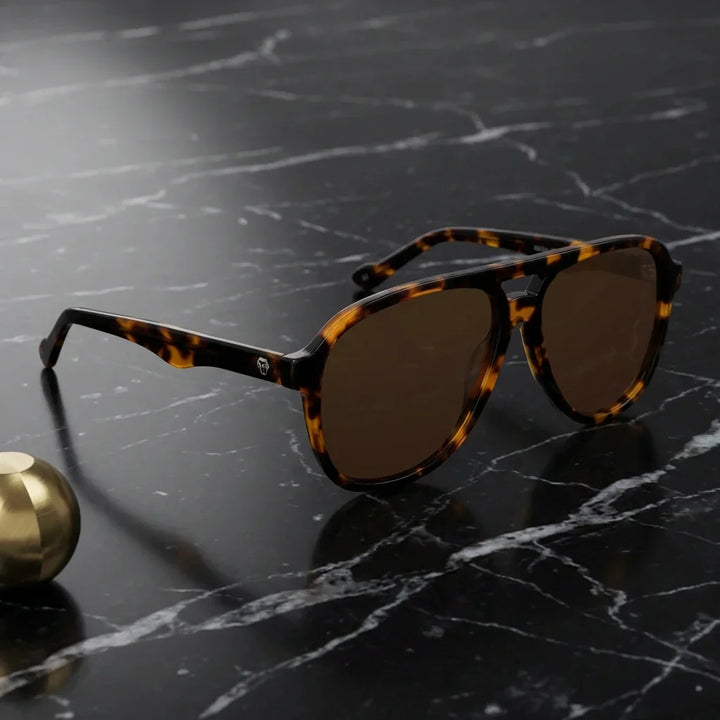 Lenses sun orson polarized UV400 bio-acetate tortoise sobre marmol black elegant surface premium bonoboss #editorial_polarizado #color_carey