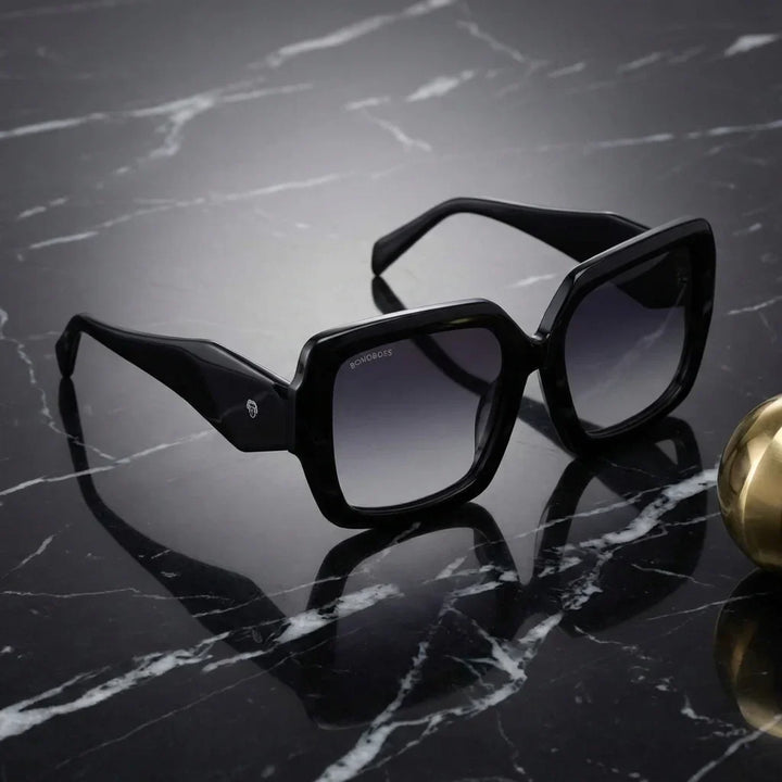 Lenses sun alaska polarized UV400 black sobre marmol black elegant surface premium bonoboss #editorial_polarizado #color_negro