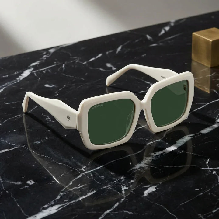 Lenses sun alaska polarized UV400 white sobre marmol black elegant surface bonoboss #editorial_grid1 #color_blanco