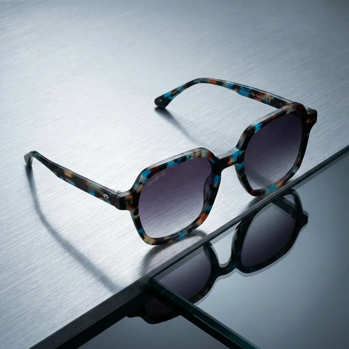 Lenses sun canarias polarized UV400 bio-acetate blue sobre brushed metal industrial surface bonoboss #editorial_grid1 #color_azul