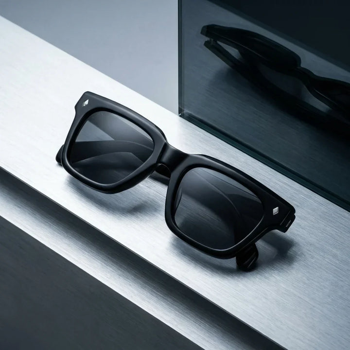 Lenses sun bruno polarized UV400 bio-acetate black sobre brushed metal industrial surface bonoboss #editorial_grid1 #color_negro