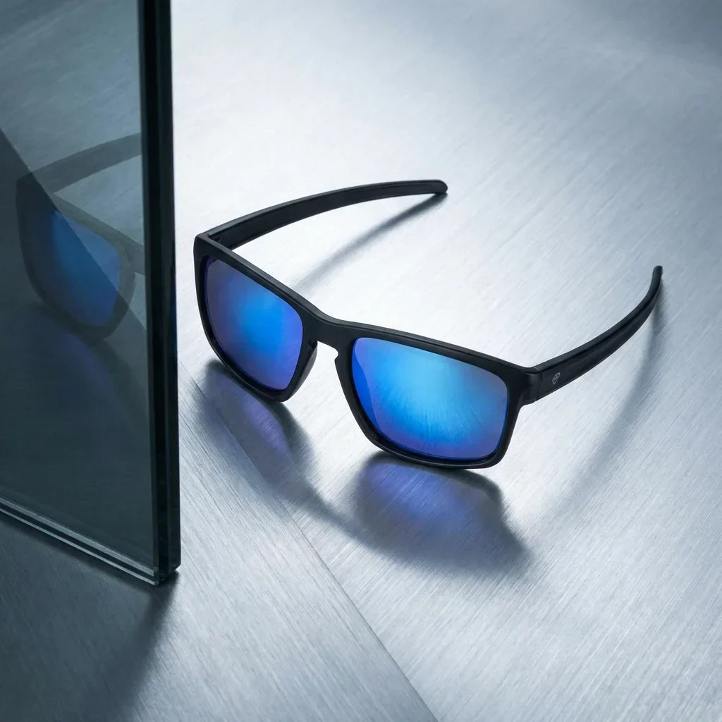 Lentes sol Lautaro RPET polarizados UV400 RPET reciclado azul sobre superficie metal brushed industrial Bonoboss #editorial_grid1 #color_azul