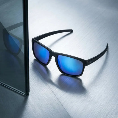 Lentes sol Lautaro RPET polarizados UV400 RPET reciclado azul sobre superficie metal brushed industrial Bonoboss #editorial_grid1 #color_azul