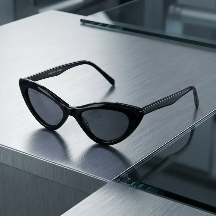 Lenses sun femme black polarized UV400 bio-acetate black sobre brushed metal industrial surface bonoboss #editorial_grid1 #color_negro