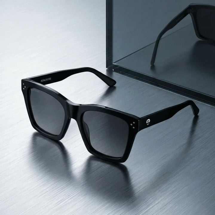 Lenses sun bruna retro polarized UV400 black sobre superficie metal brushed industrial bonoboss #editorial_grid1 #color_negro