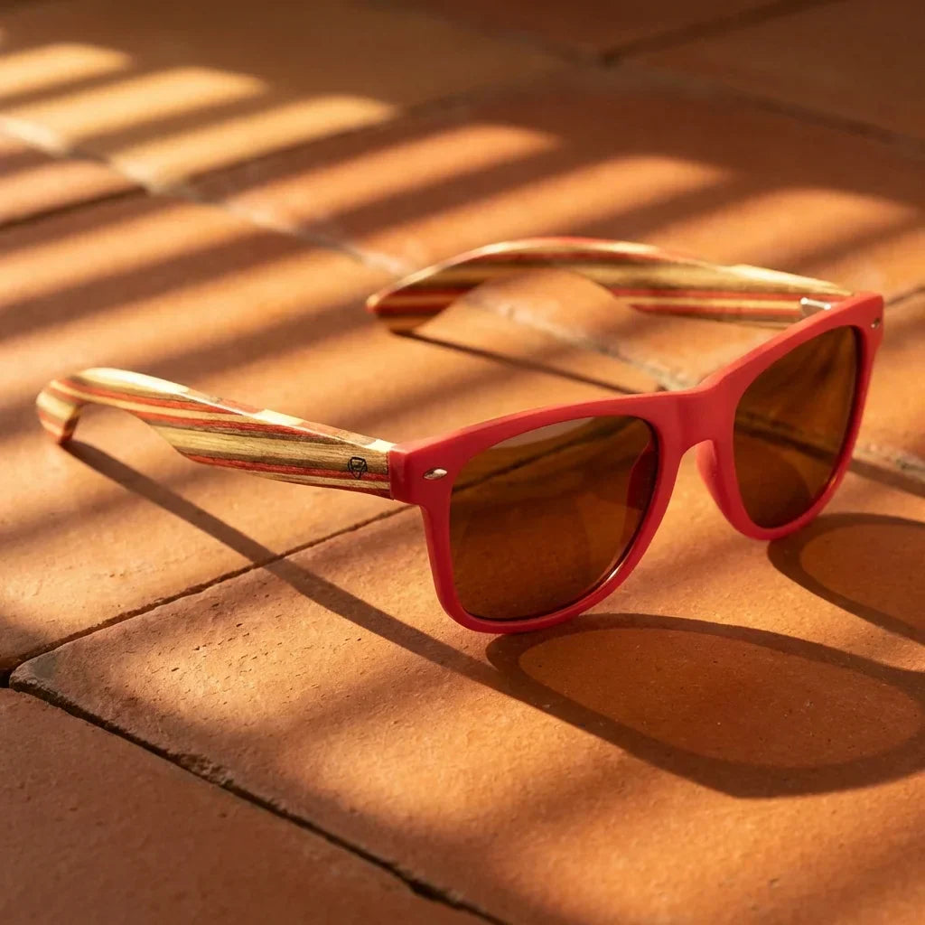Lentes sol Acacia polarizados UV400 madera zebrano Rosado Brown sobre terracota textura artesanal calida Bonoboss #editorial_detail1 #color_rosado-brown