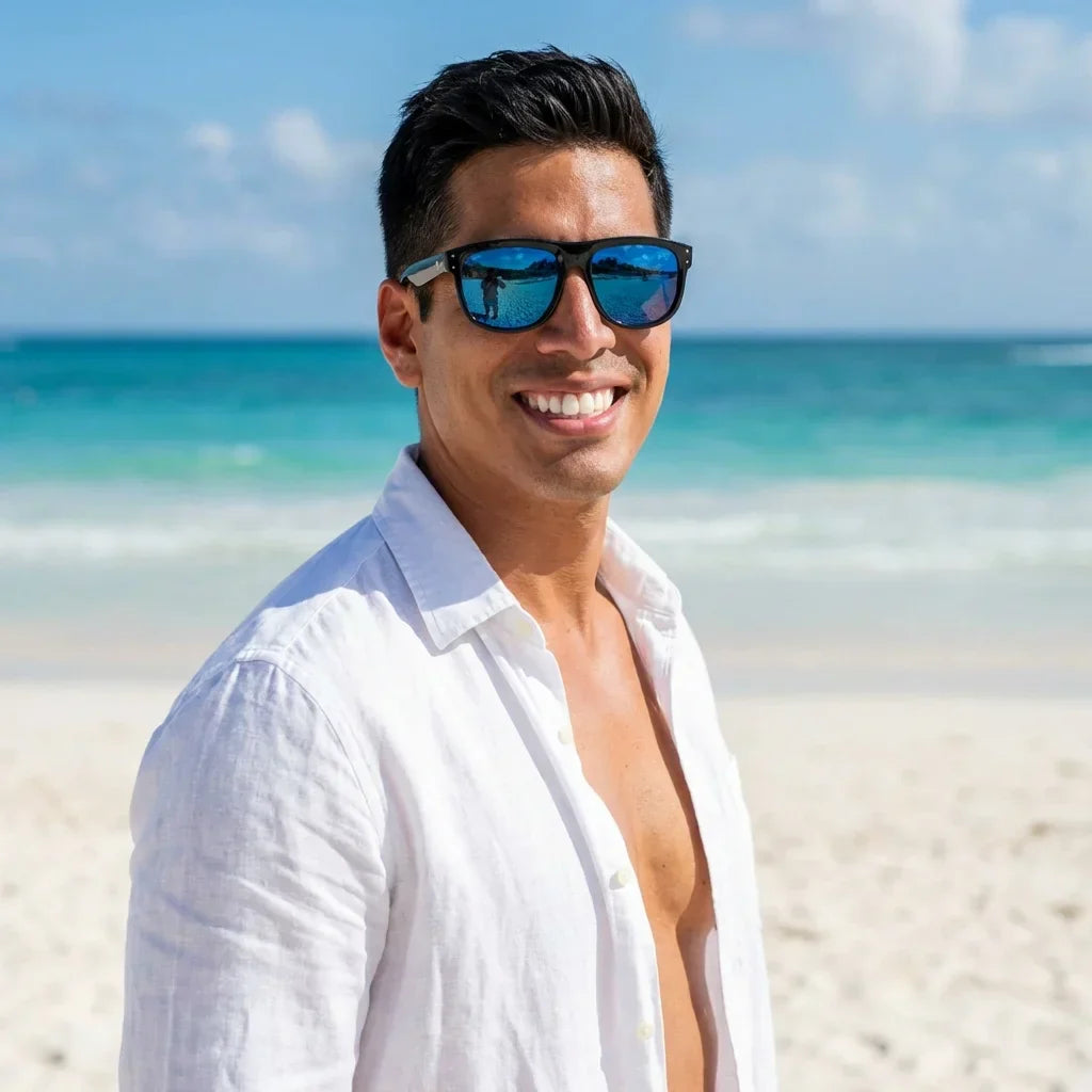 Men wearing lenses sun girlfriend reverse bio-acetate polarized mirrored blue playa costa sun protection UV400 bonoboss #editorial_sustentabilidad #color_espejado-azul