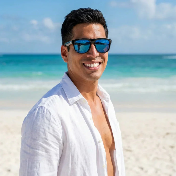 Men wearing lenses sun girlfriend reverse bio-acetate polarized mirrored blue playa costa sun protection UV400 bonoboss #editorial_sustentabilidad #color_espejado-azul