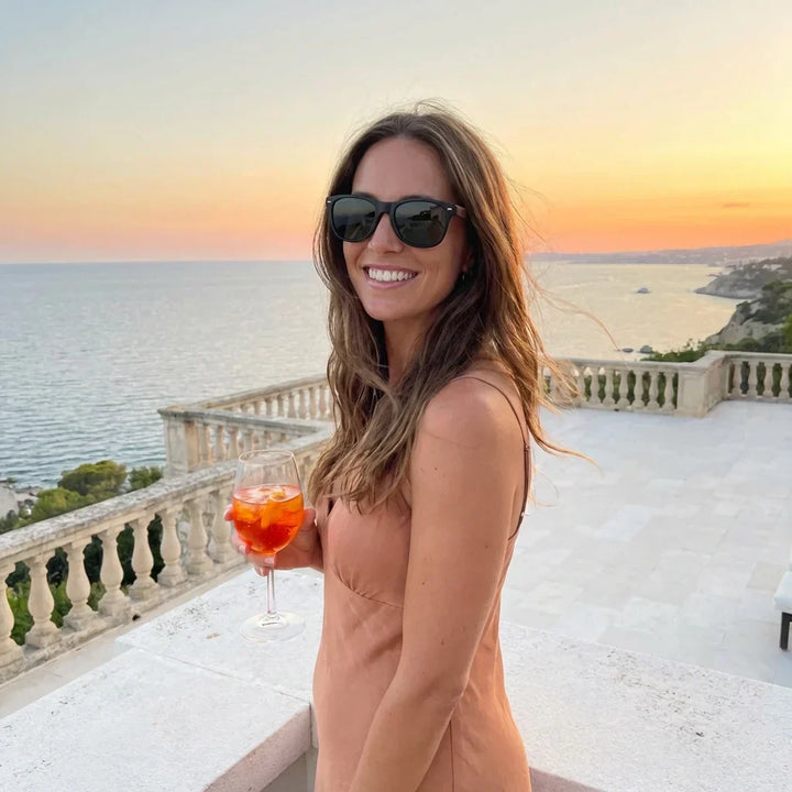 Women wearing lenses sun acacia nogal polarized g15 playa arena sun protection UV400 bonoboss #editorial_banner #color_g15