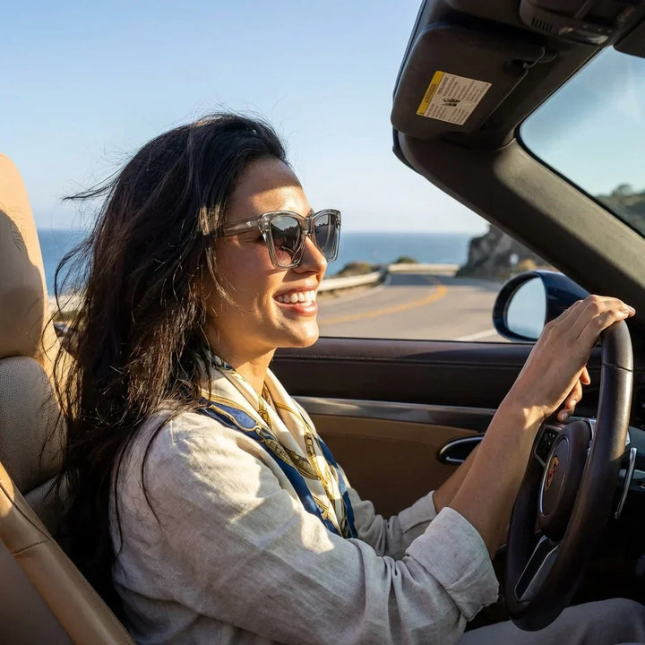 Women wearing lenses sun bruna retro polarized polarized clear driving sun protection UV400 bonoboss #editorial_sustentabilidad #color_transparente