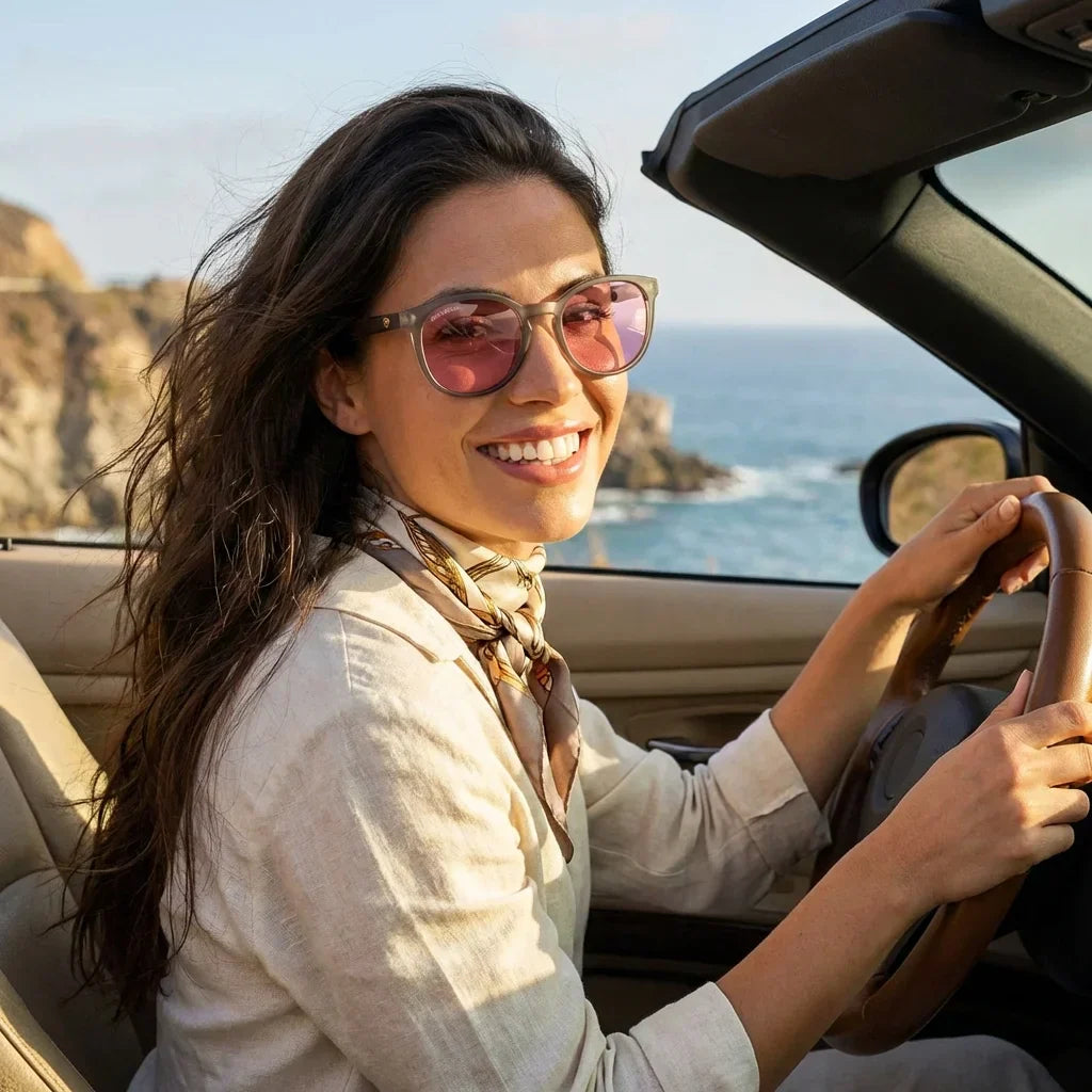 Mujer usando lentes sol Meli TSP bio-acetato TSP polarizados rosado conduciendo reduce fatiga ocular Bonoboss #editorial_detail1 #color_rosado