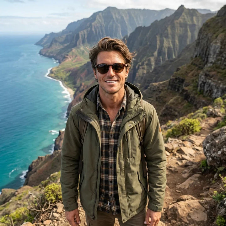 Men wearing lenses sun paine bio-acetate polarized tortoise aventura outdoor montaña naturaleza UV protection bonoboss #editorial_sustentabilidad #color_carey