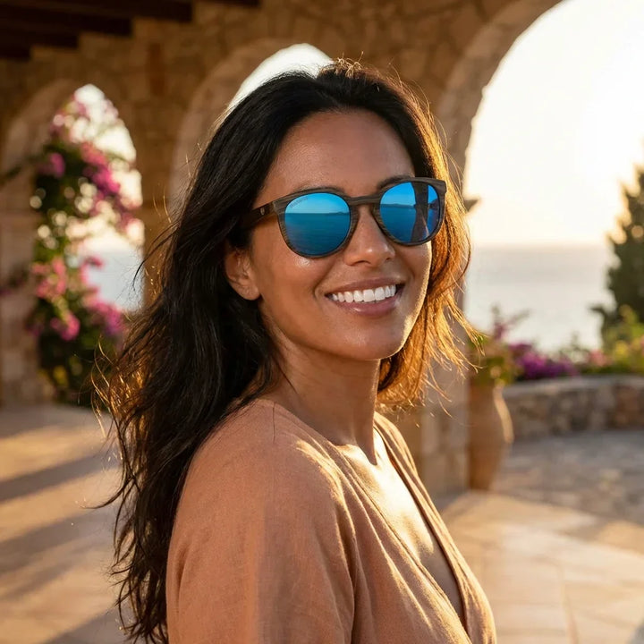 Women wearing lenses sun meli ebony wood ebony polarized polarized mirrored blue women golden hour sunset coastal bonoboss chile #editorial_banner #color_espejado-azul