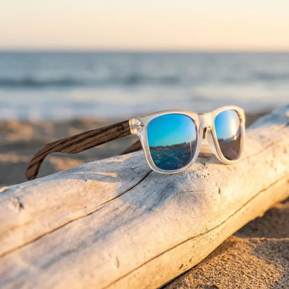 Lentes sol Acacia polarizados UV400 madera zebrano Transparente Espejado Azul sobre driftwood dorado reflejo lente costero Bonoboss #editorial_banner #color_transparente-espejado-azul