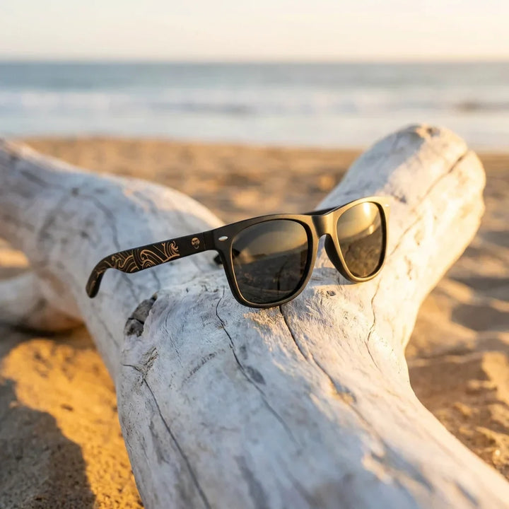 Lenses sun acacia dark designers polarized UV400 smoke sobre golden driftwood coastal lens reflection bonoboss #editorial_banner #color_smoke