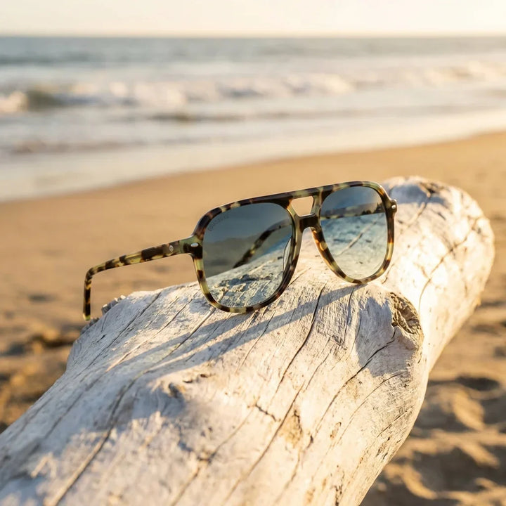 Lenses sun orson e.d polarized UV400 bio-acetate green sobre golden driftwood coastal lens reflection bonoboss #editorial_polarizado #color_verde