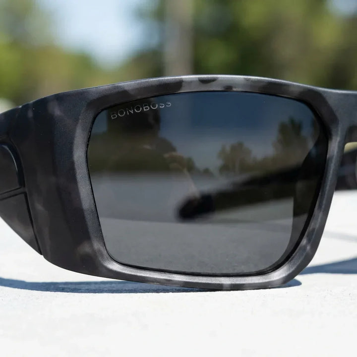 Lenses sun salmon seeker polarized UV400 bio-acetate dark camo close-up lente coating pesca deportiva bonoboss #editorial_polarizado #color_dark-camo