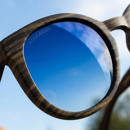 Lentes sol Meli Ebony polarizados UV400 madera ebony polarizado Degrade Azul close-up lente coating espejado detalle optico Bonoboss #editorial_polarizado #color_degrade-azul