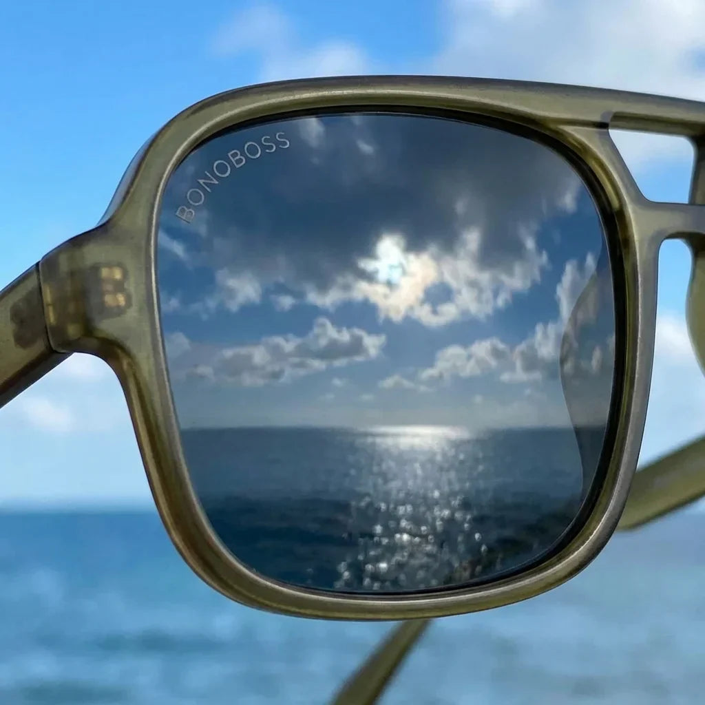 Lentes sol Orson RPET polarizados UV400 RPET reciclado olive close-up lente coating detalle verde militar Bonoboss #editorial_polarizado #color_olive