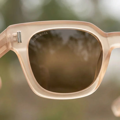 Lentes sol Osorno RPET polarizados UV400 RPET reciclado champagne close-up lente coating detalle dorado Bonoboss #editorial_polarizado #color_champagne